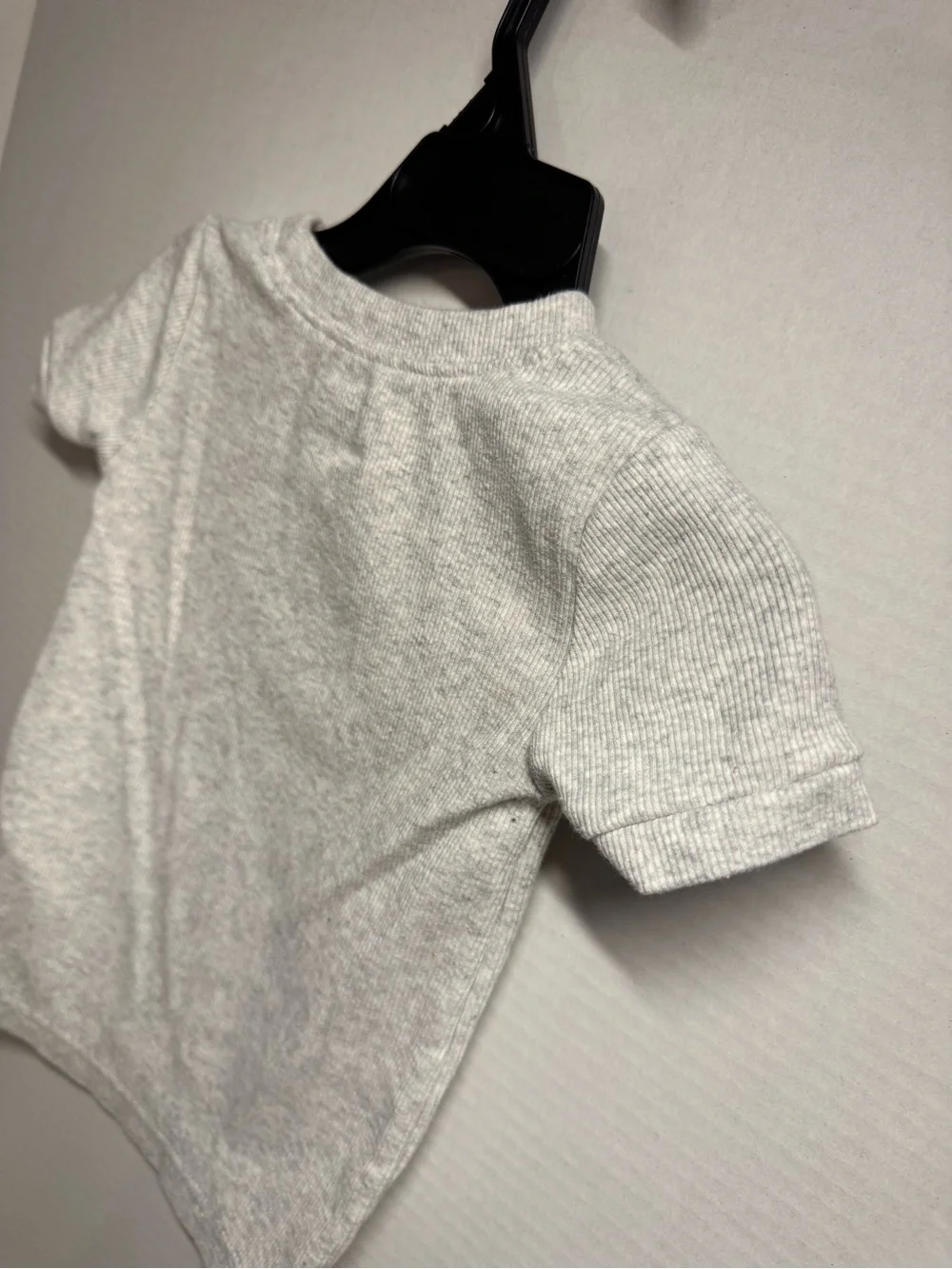 Old Navy Short-Sleeve Ribbed Tee in Light Gray 18 to 24M